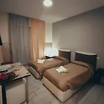 Neapolis center