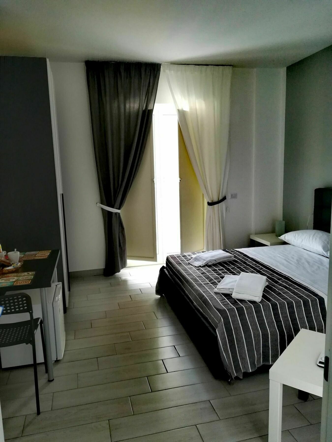 Neapolis Center